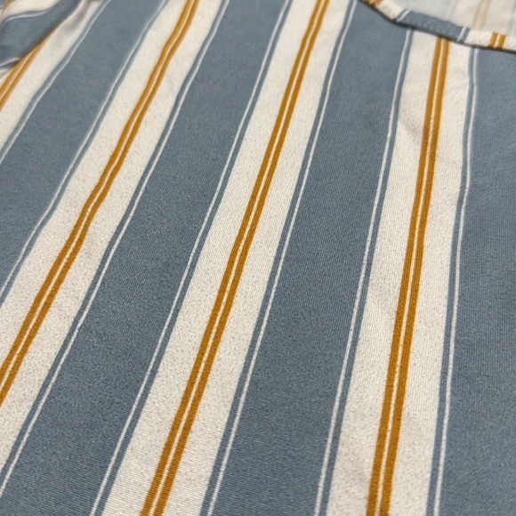 Gaze Blue and White Striped Boxy Crop T-Shirt - Picture 2 of 6